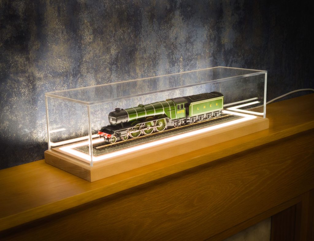 Illuminated OO Gauge / HO Gauge Model Train Display Case