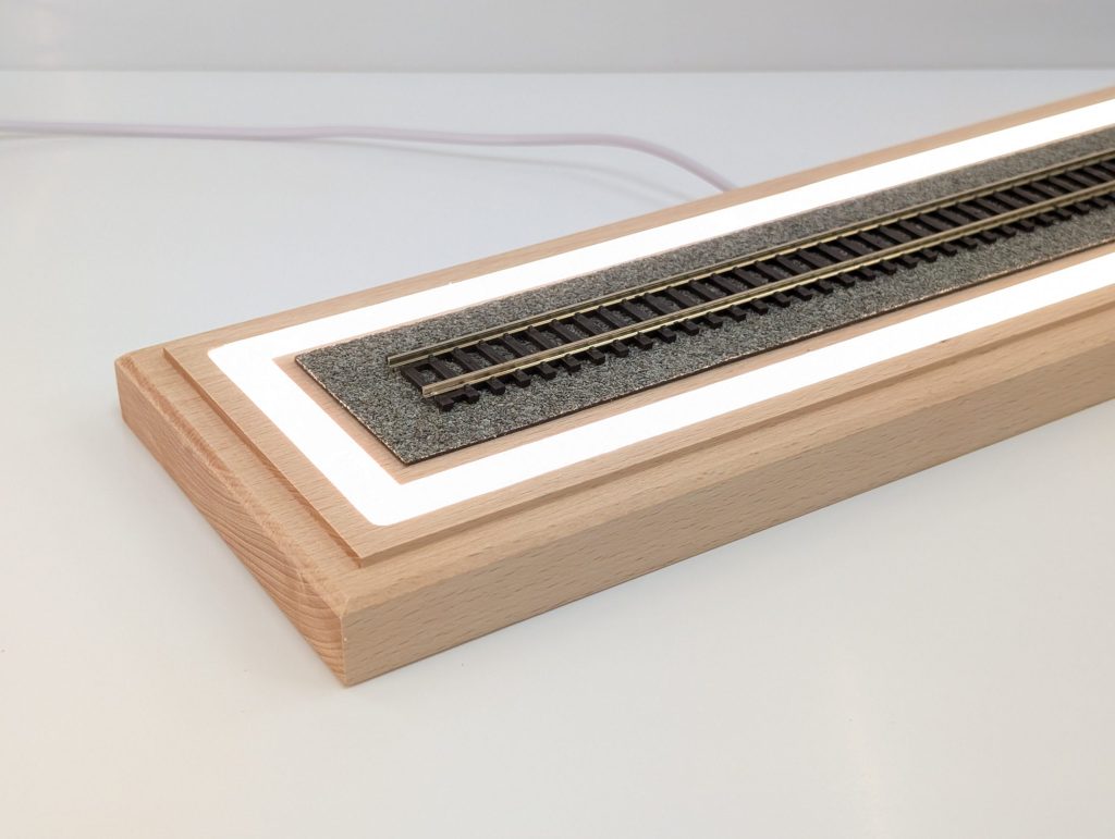 600mm Illuminated OO Gauge Case — alternate view