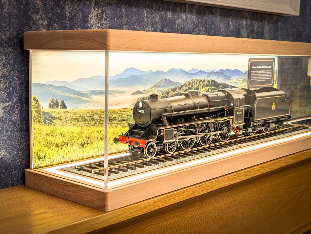 Signature Series O Gauge Model Display Case - O Gauge Display Case