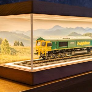 Signature Series OO Gauge Model Display Case - OO Gauge Display Case